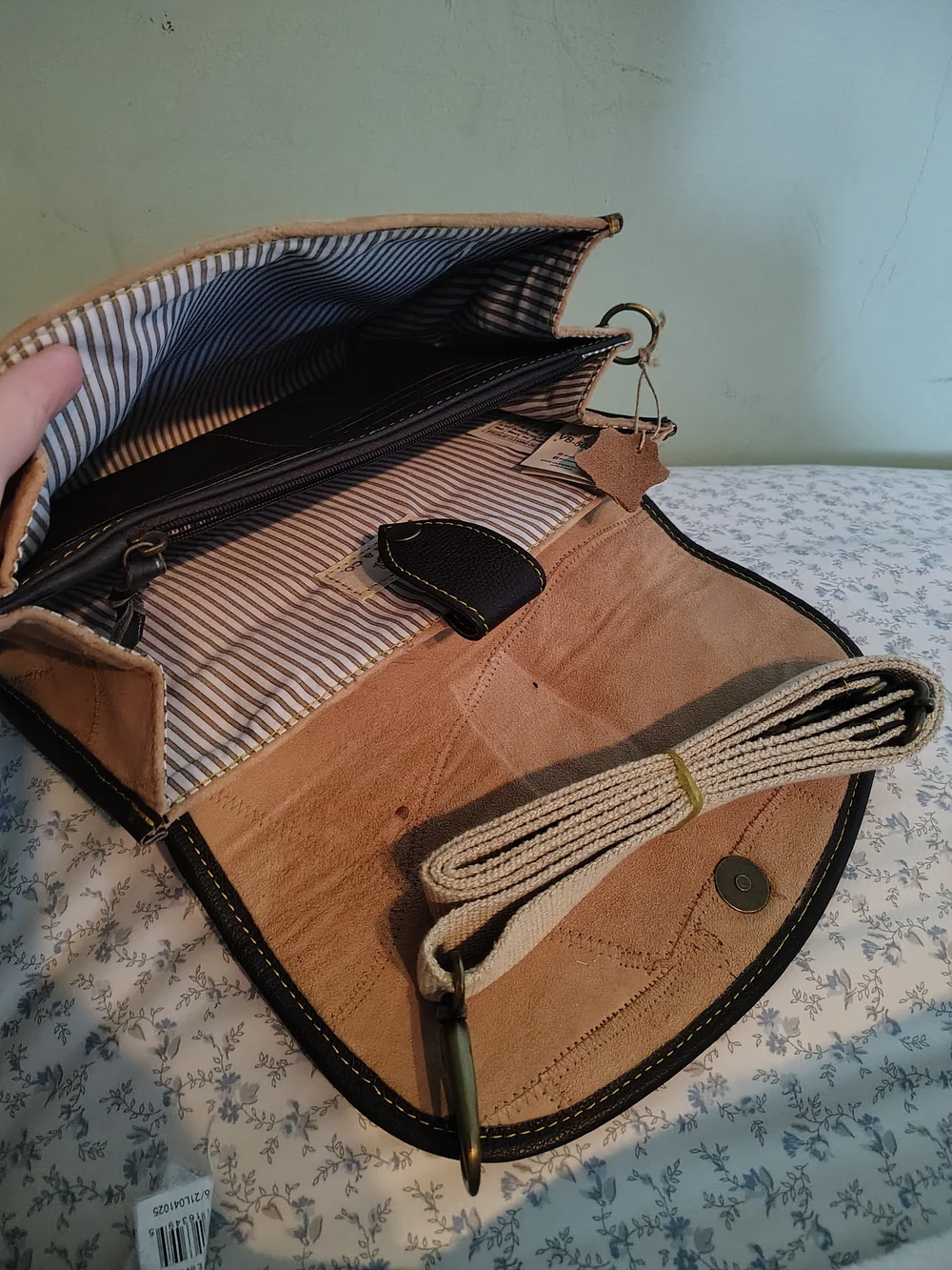 Vaans Crossbody Sleeve Bag